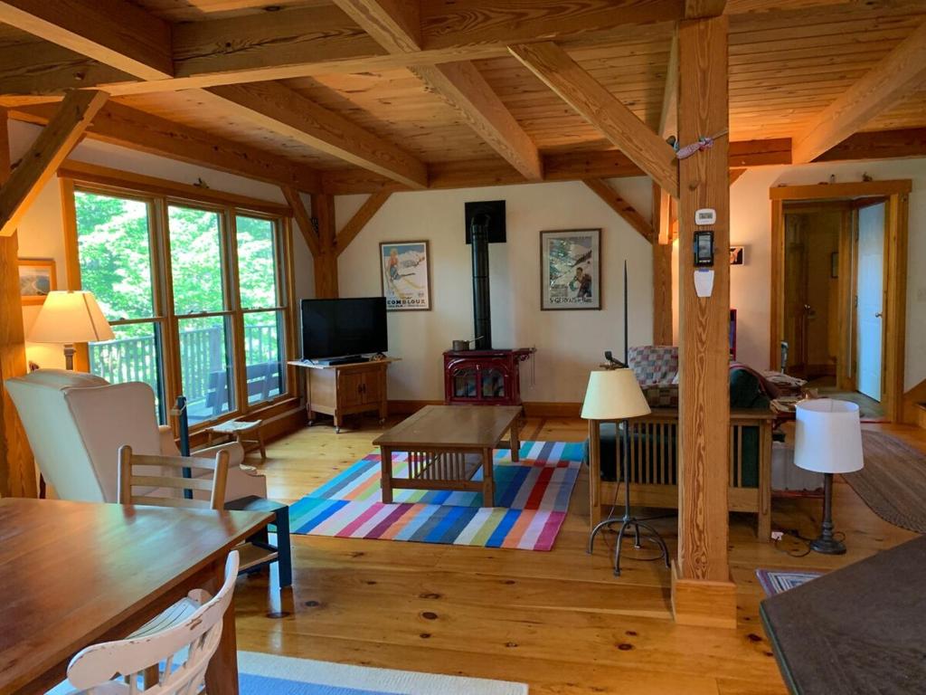 Et opholdsområde på Quiet Lake home 3 mi from Camden!
