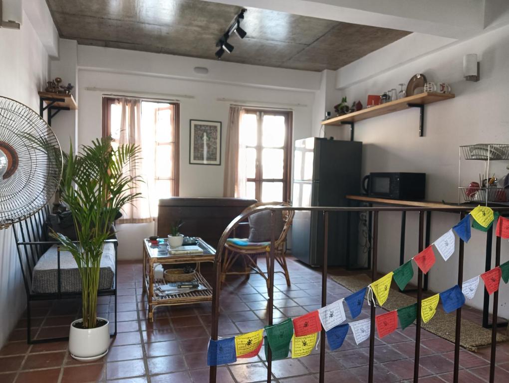 Χώρος καθιστικού στο Kayo Homes