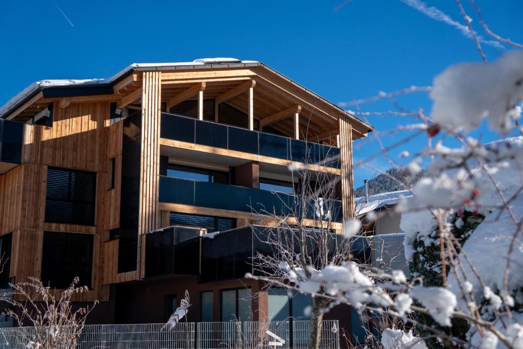 Tòa nhà nơi căn hộ tọa lạc