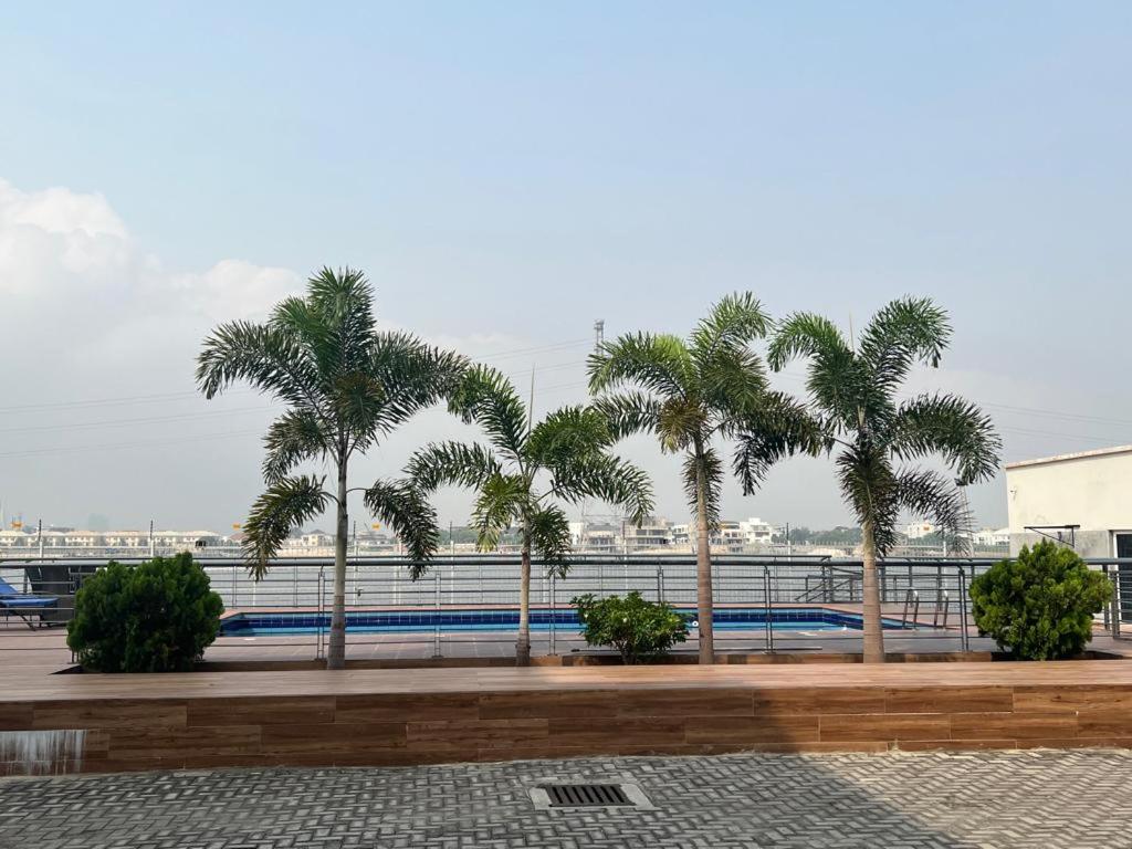 Fotografie z fotogalerie ubytování Beautiful 4 bedroom by the water v destinaci Araromi