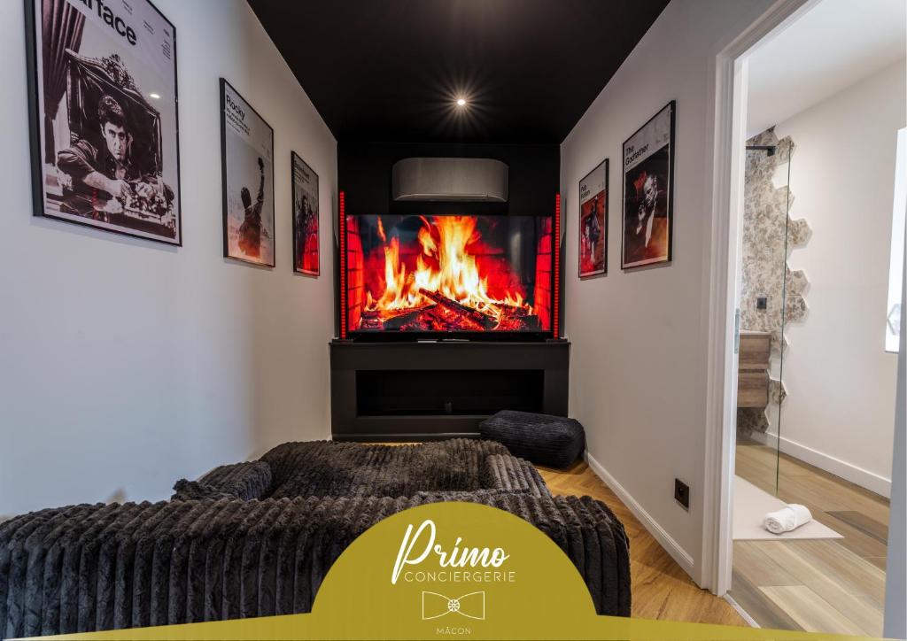 Χώρος καθιστικού στο Saga - Cinema Room - By Primo