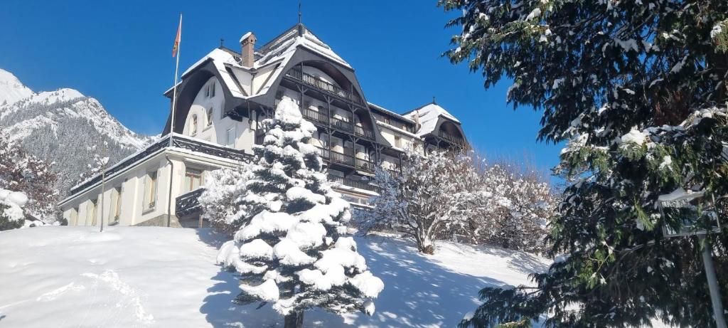 Το Cozy Swiss Getaway With Mountain Views τον χειμώνα