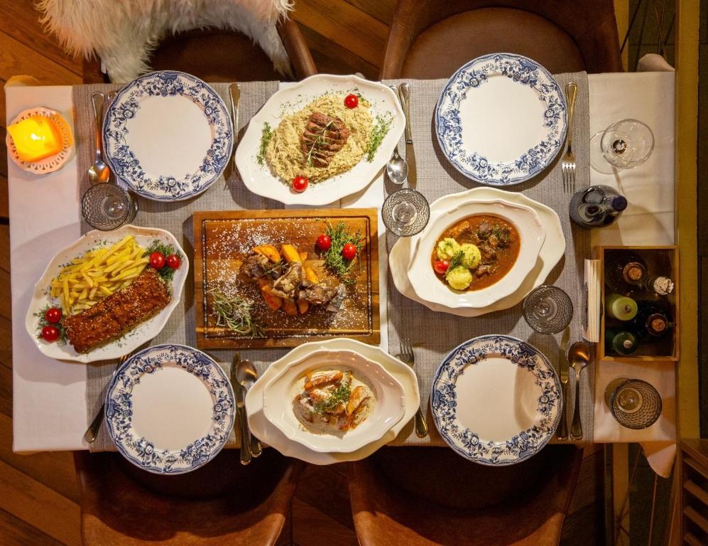 Φαγητό σε αυτό το διαμέρισμα ή κάπου εκεί κοντά