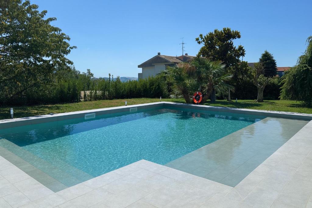 Πισίνα στο ή κοντά στο Villa Monaco