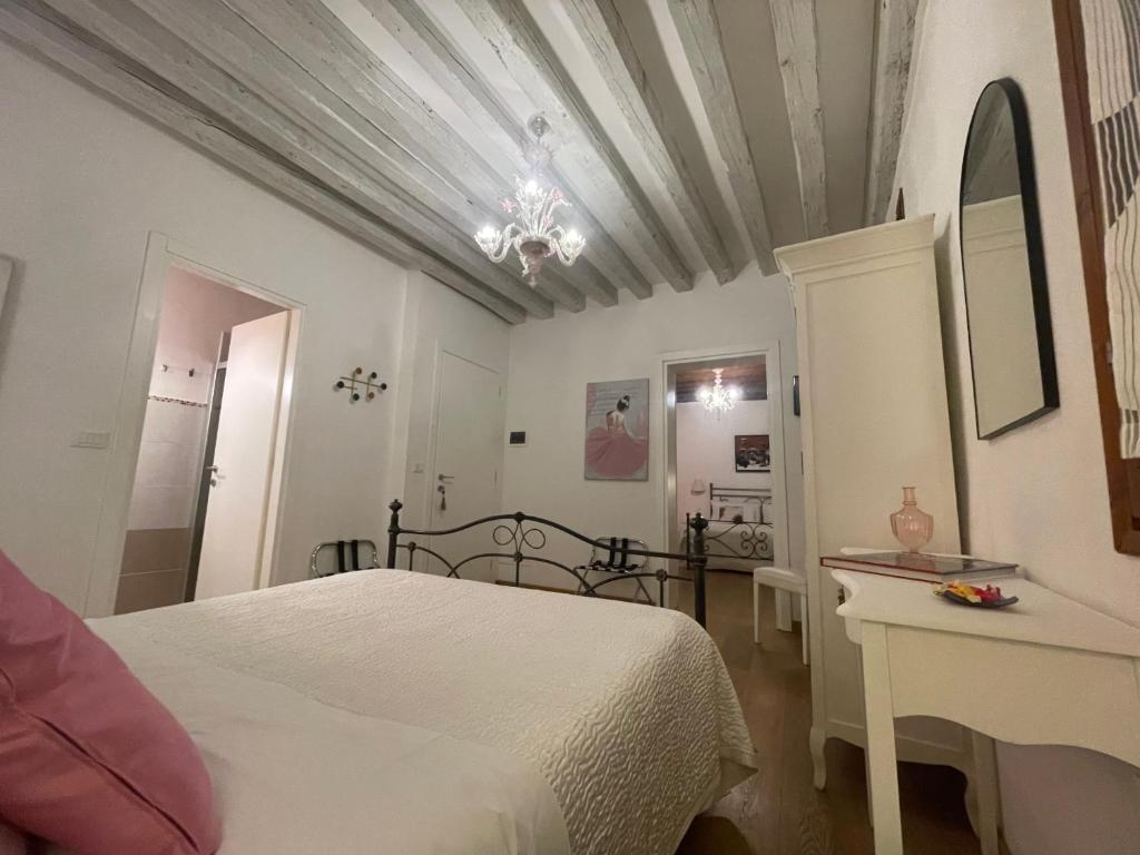 Residenza Corte Antica B&B - 14