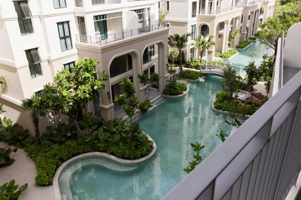 Swimmingpoolen hos eller tæt på Новые апартаментыTitle Legendary