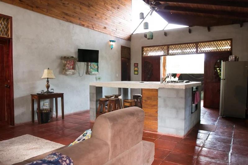 Una cocina o cocineta en Cabuya Lodge