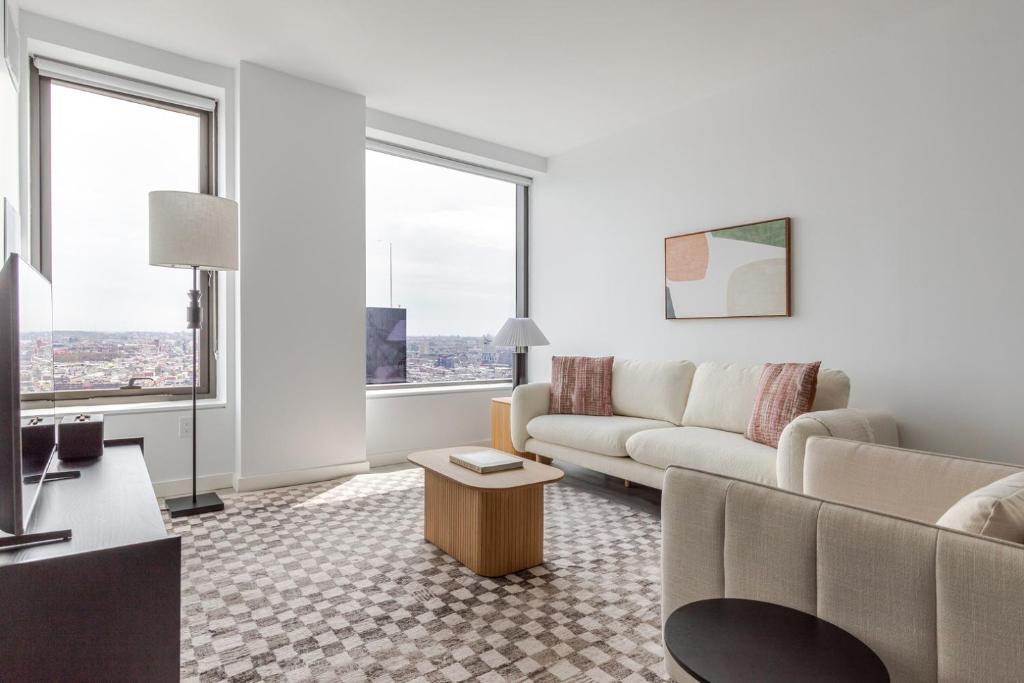 Khu vực ghế ngồi tại Blueground Greenpoint pool wd nr park NYC-1813