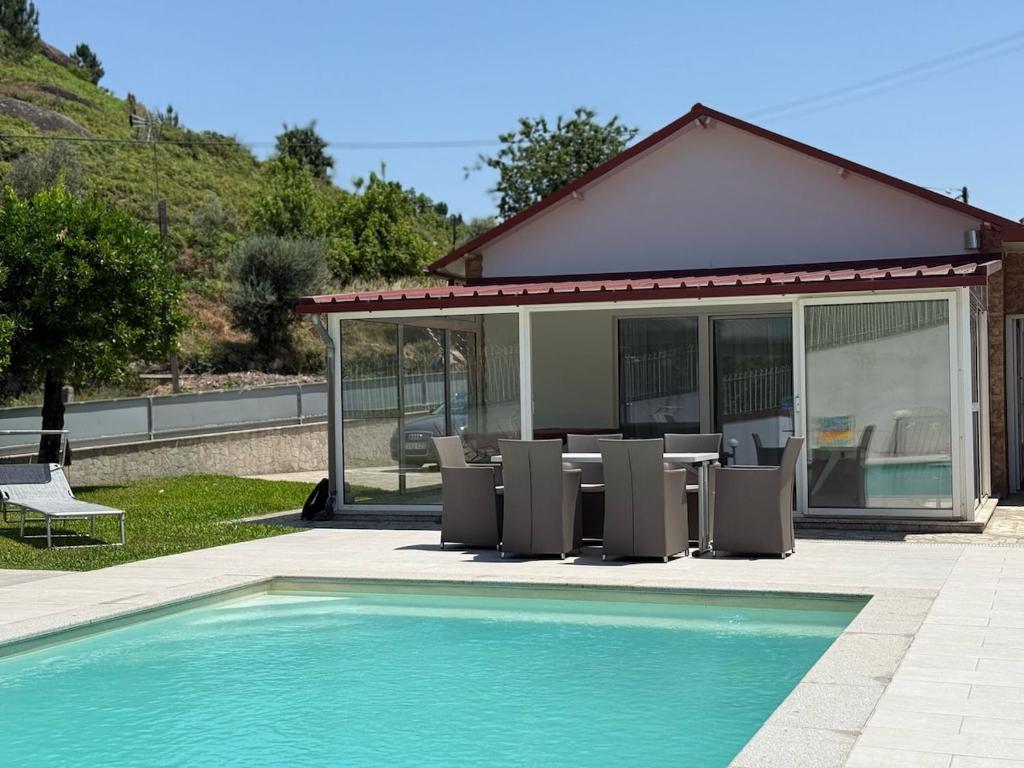 Swimmingpoolen hos eller tæt på Paraíso na Montanha - Gerês