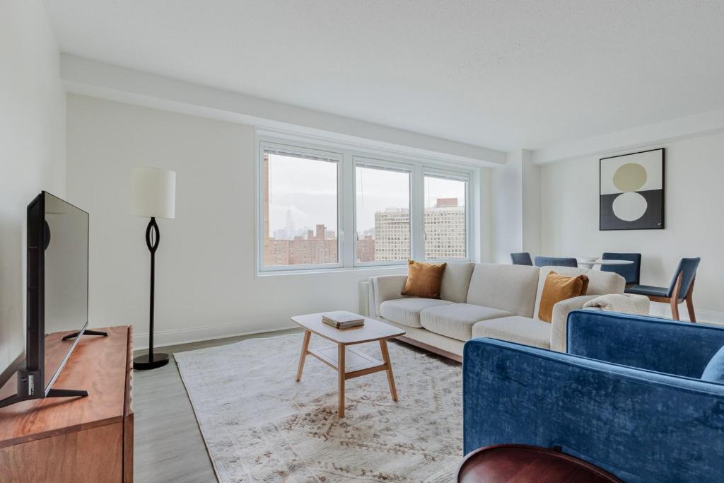 Et tv og/eller underholdning på Blueground Kips Bay pool nr East River NYC-2169