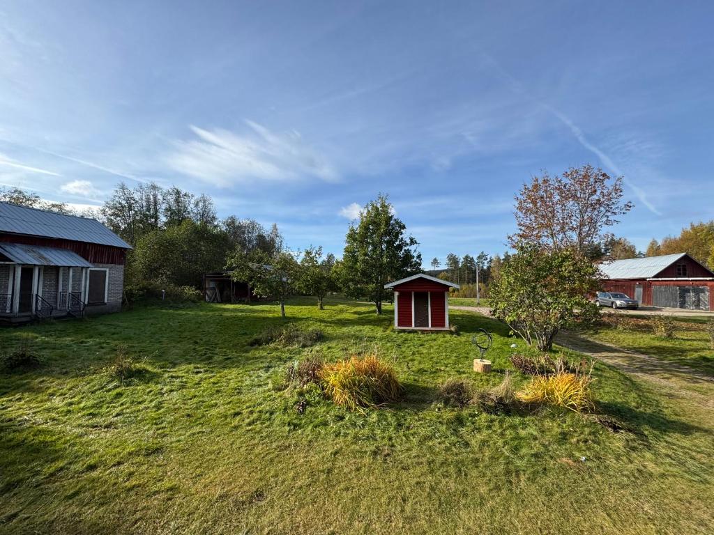 En have udenfor Holiday home Hönstorp