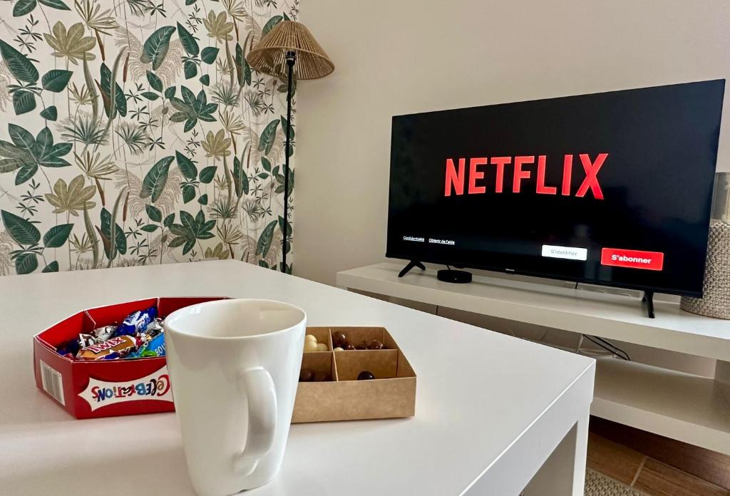 Μια τηλεόραση ή/και κέντρο ψυχαγωγίας στο Le 37 FOCH