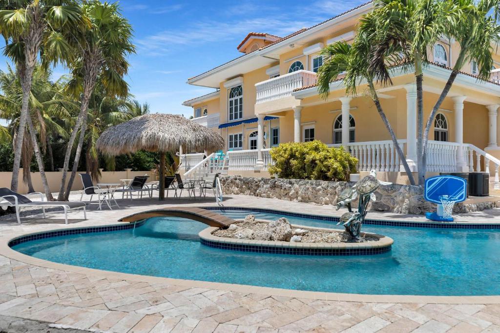 Hồ bơi trong/gần Tequila Sunrise