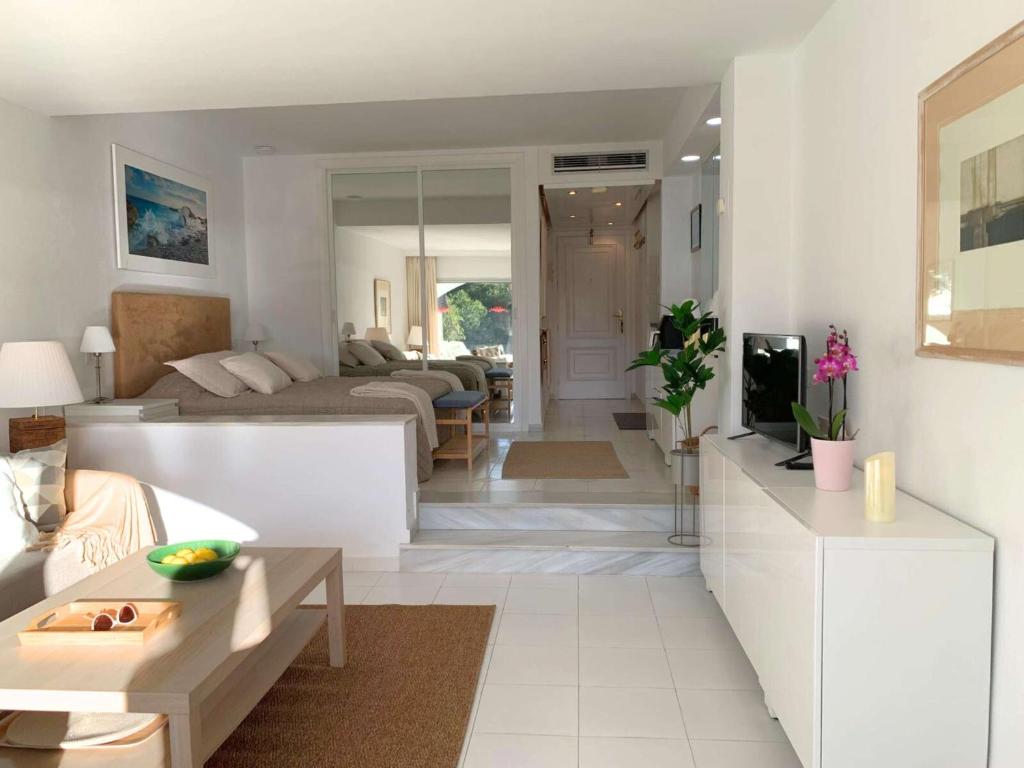 Posezení v ubytování Large Studio 400m From The beach