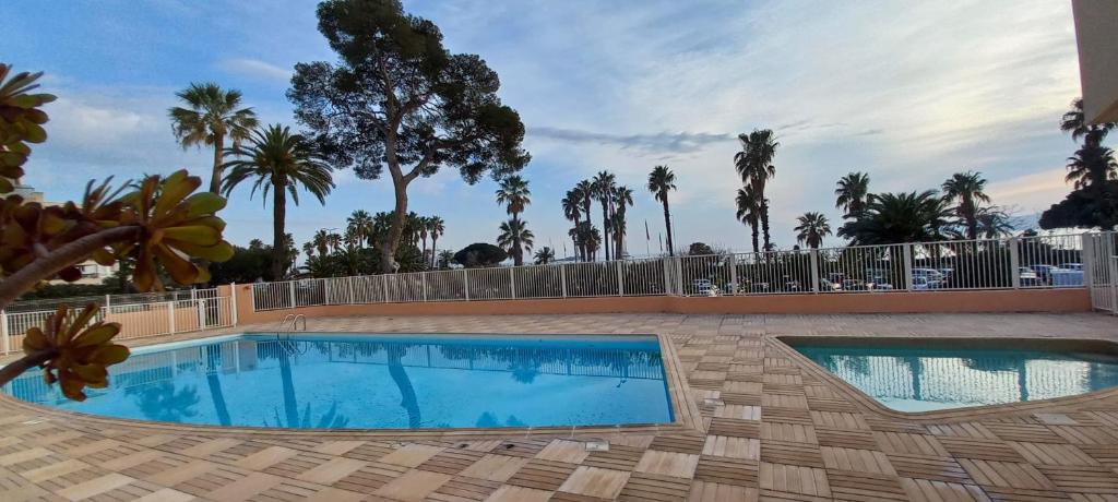 Apartment sea view in Saint-Raphaël wpool