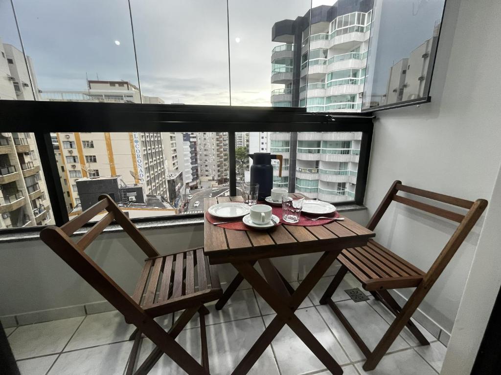 En balkon eller terrasse på ESathler ar garagem pertinho da praia