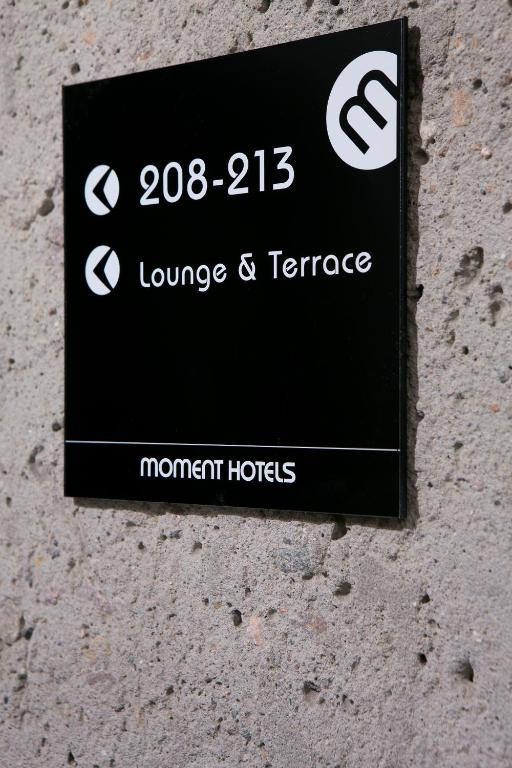 Certifikát, hodnocení, plakát nebo jiný dokument vystavený v ubytování Moment Hotels