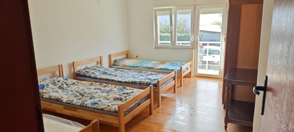 Φωτογραφία από το άλμπουμ του Čiča 1 σε Dobanovci