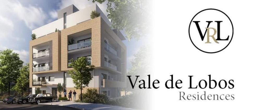 Et logo, certifikat, skilt eller en pris der bliver vist frem på Apartamento T2 - Leiria