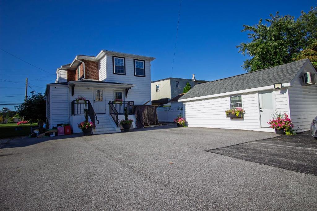 Το κτήριο όπου στεγάζεται  το διαμέρισμα