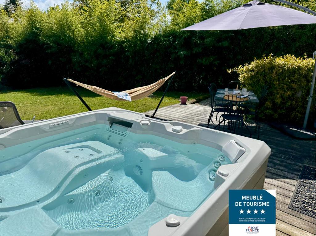 Afbeelding uit fotogalerij van Gite à la ferme, Jacuzzi privatif, tout compris in Sizun