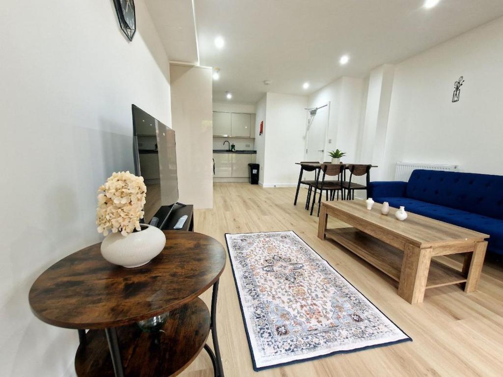 Kuchyň nebo kuchyňský kout v ubytování The Romford Luxe Haven - Fully Furnished 2BR