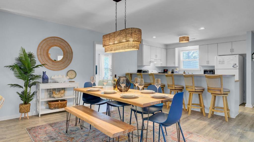 Nhà bếp/bếp nhỏ tại Ion by AvantStay Walk to Beach Dining Shopping Central Location Deck