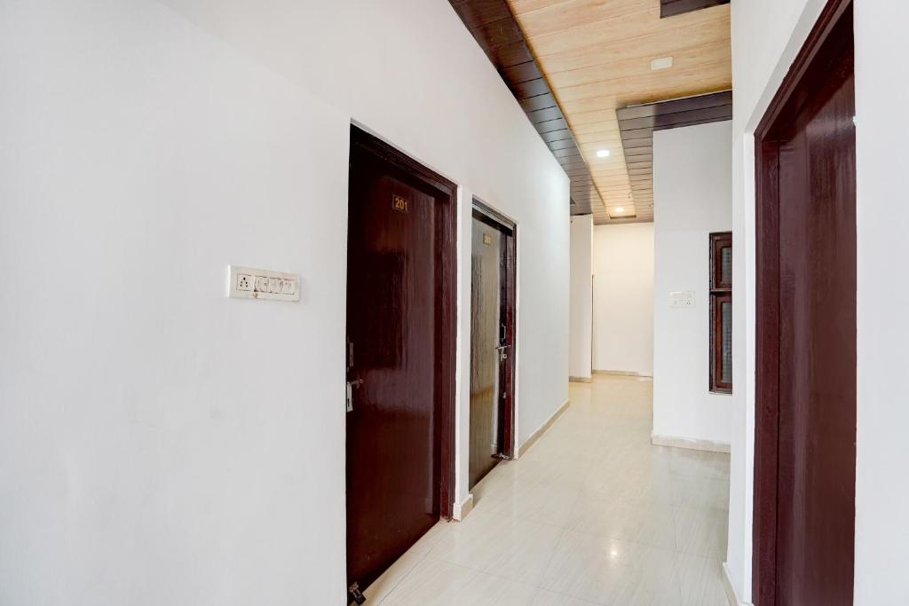 Ảnh trong thư viện ảnh của Hotel O City Centre Rudrapur Formerly Yuvraj Guest House ở Rudrapur