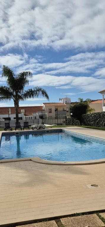 Πισίνα στο ή κοντά στο Spacious 2 Bedroom Condo in Albufeira