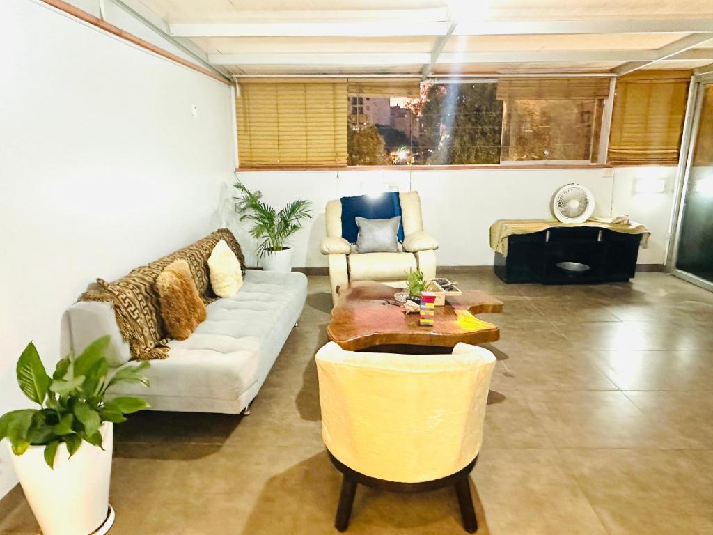 Khu vực ghế ngồi tại Apartamento San Borja