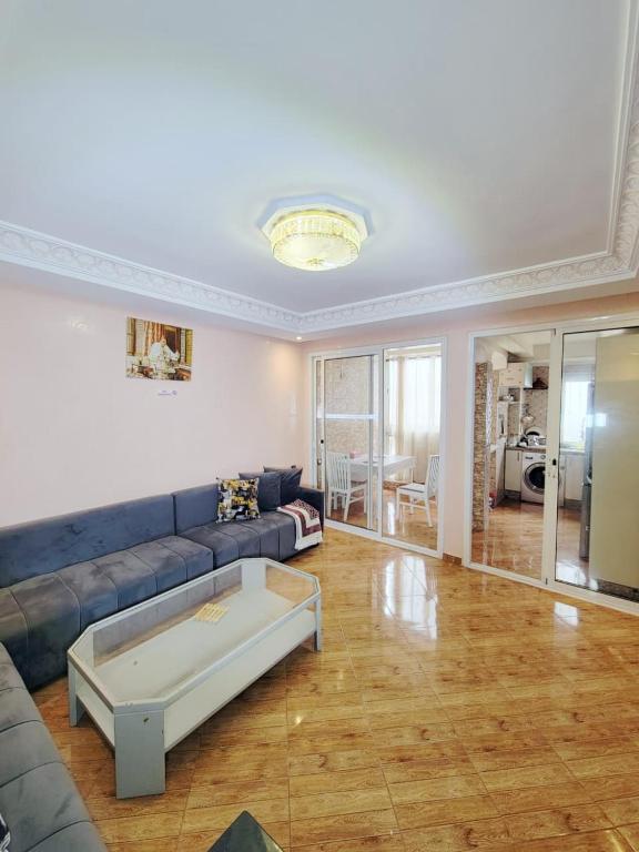 Χώρος καθιστικού στο 7 min to beach luxury apartment Dar Bouazza