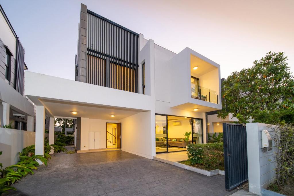 Το κτήριο όπου στεγάζεται  η παραθεριστική κατοικία