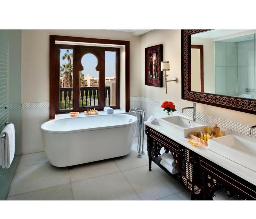 Ένα μπάνιο στο marriott mena house hotel egypt
