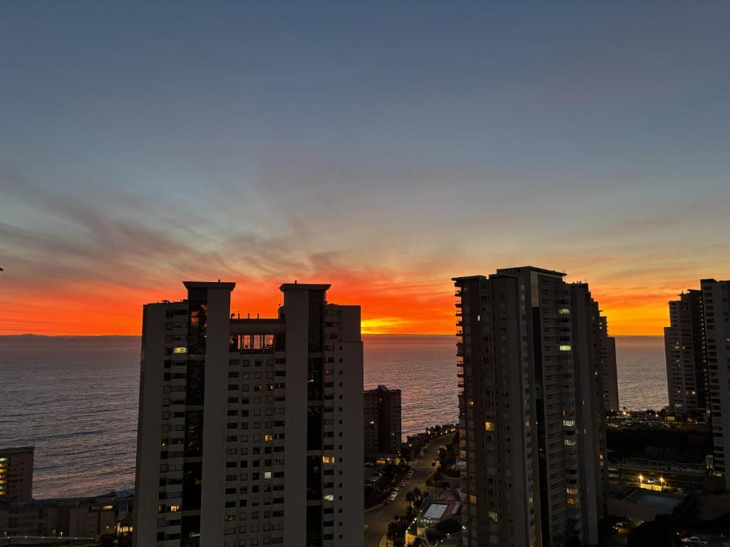 Вид на восход или закат из апартаментов/квартиры или места поблизости