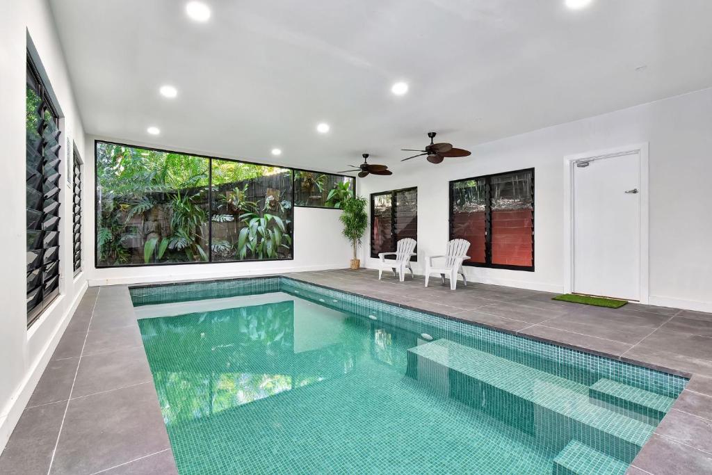 Swimmingpoolen hos eller tæt på Beachy Keen at Avoca with Private Magnesium Pool