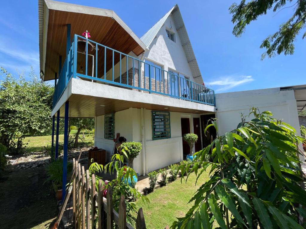 Το κτήριο όπου στεγάζεται  η παραθεριστική κατοικία