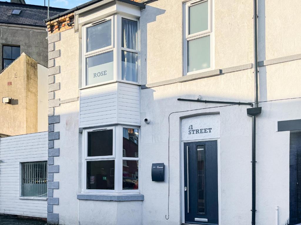 Bygningen som feriehuset ligger i