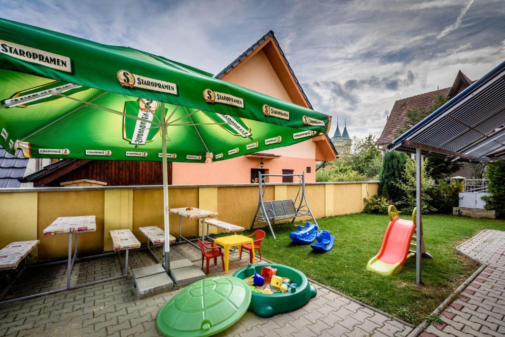 Bazén v ubytování Apartmany Hujer nebo v jeho okolí