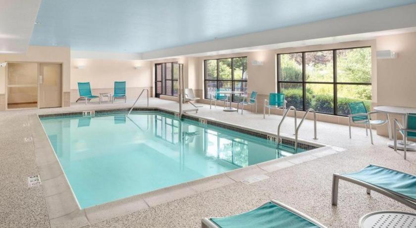 Πισίνα στο ή κοντά στο TownePlace Suites by Marriott Bangor