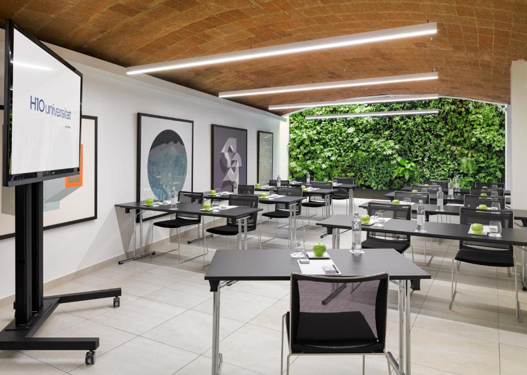 H10 Universitat - Resim 40