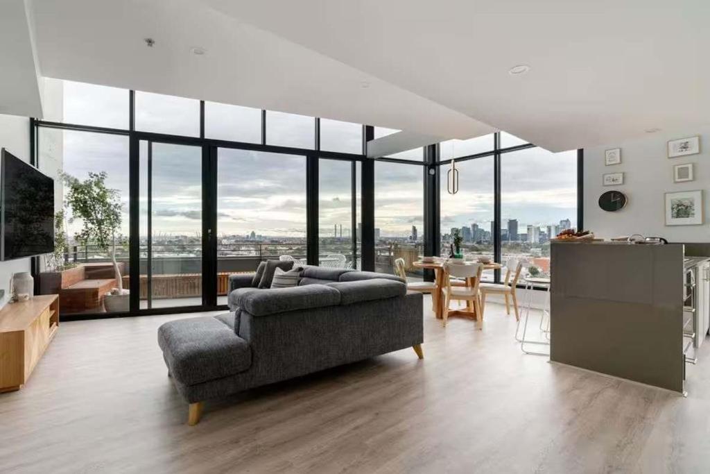 City Meets The Sea Melbourne Penthouse, Melbourne (updated prices 2026)