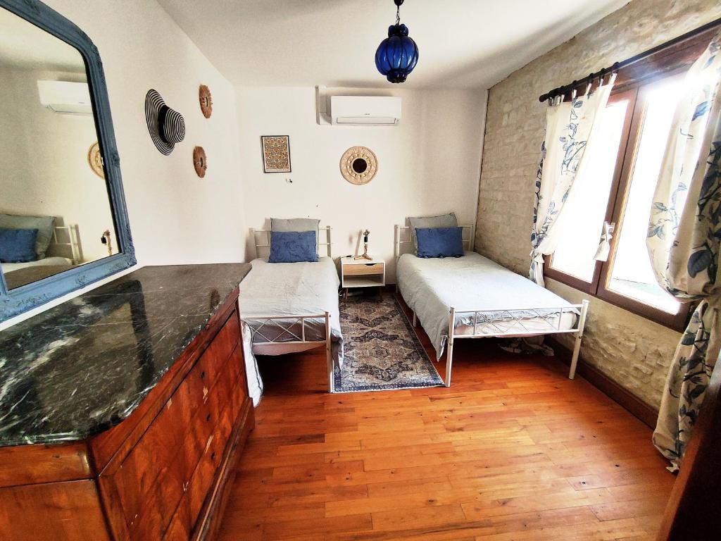 Χώρος καθιστικού στο Gîte des Trois Coeurs, 4-8pers, charme ancien et salle de jeux