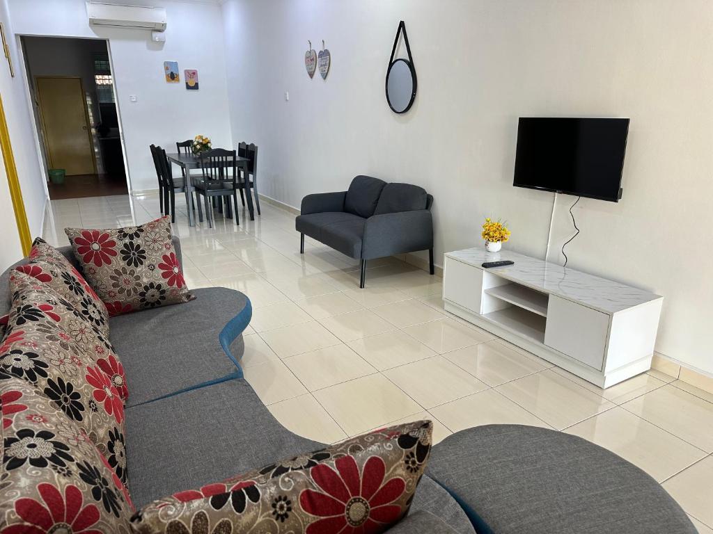 Μια τηλεόραση ή/και κέντρο ψυχαγωγίας στο Single Storey 3R2B walk to Restaurant & Shop at PD by MAISON