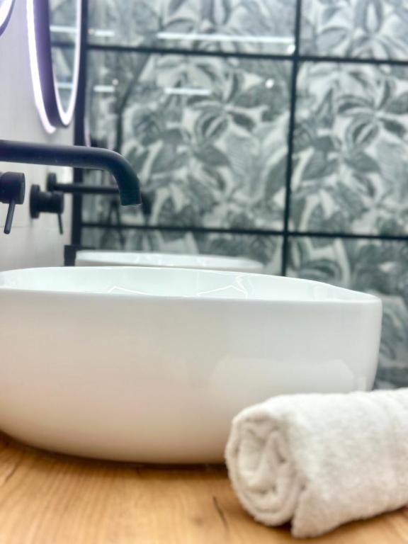 Ένα μπάνιο στο Fimicino House Stay