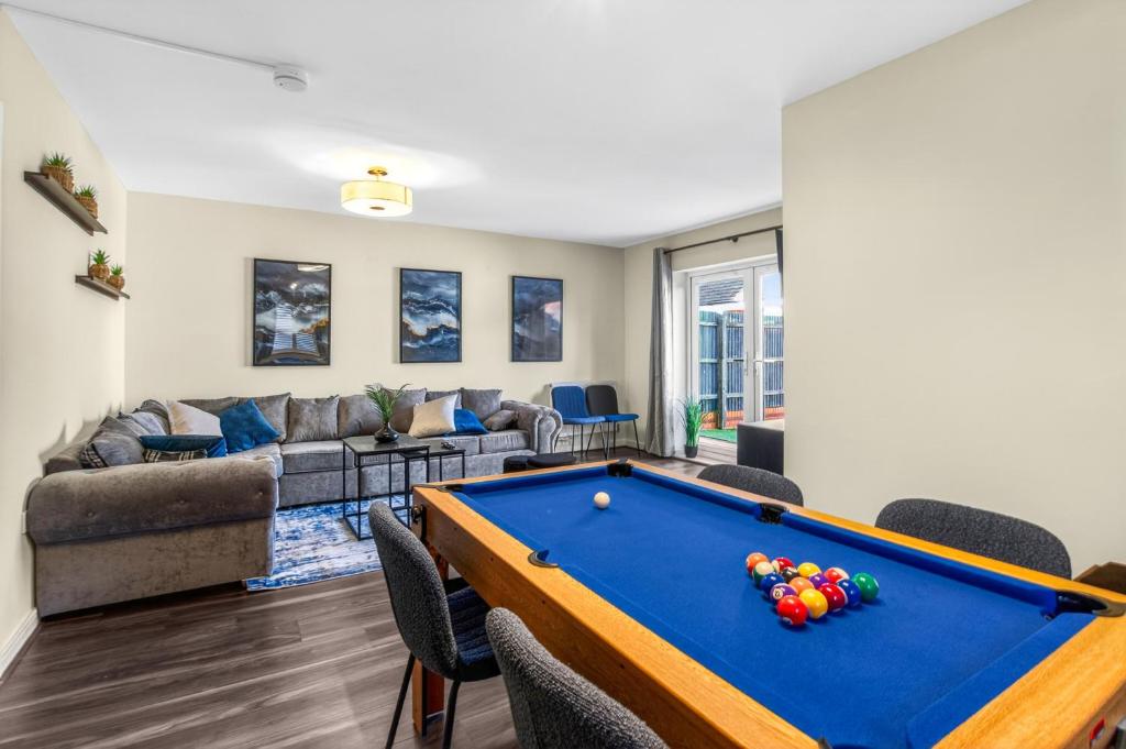 Τραπέζι μπιλιάρδου στο 10 Beds l Driveway l 1GBWi-Fi l Pool Table