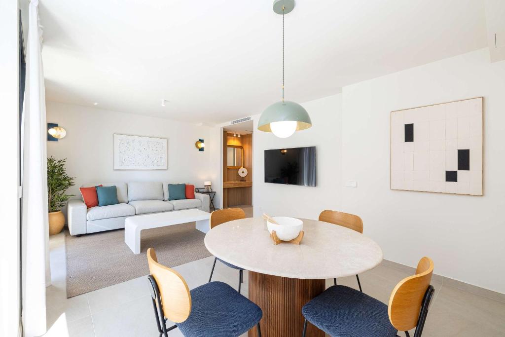 Et opholdsområde på Luxury and comfort next to the beach