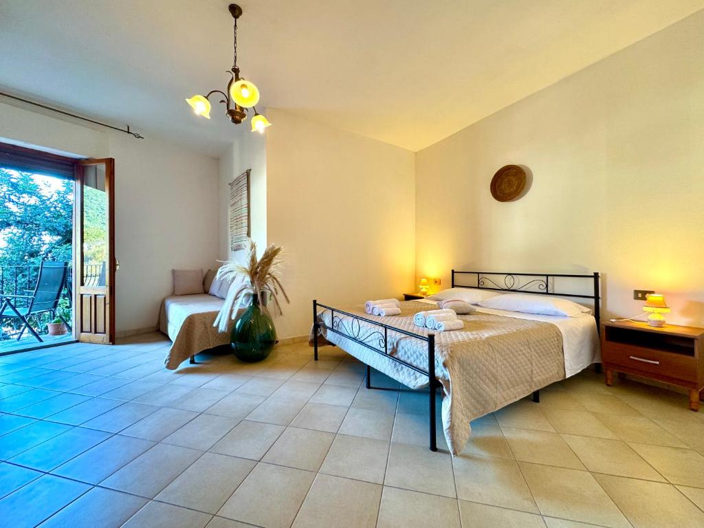 Кровать или кровати в номере Stardust Whisper