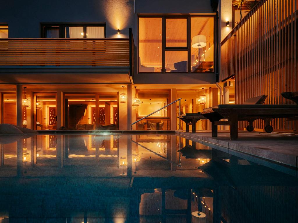 Sundlaugin á Helmhotel eða í nágrenninu