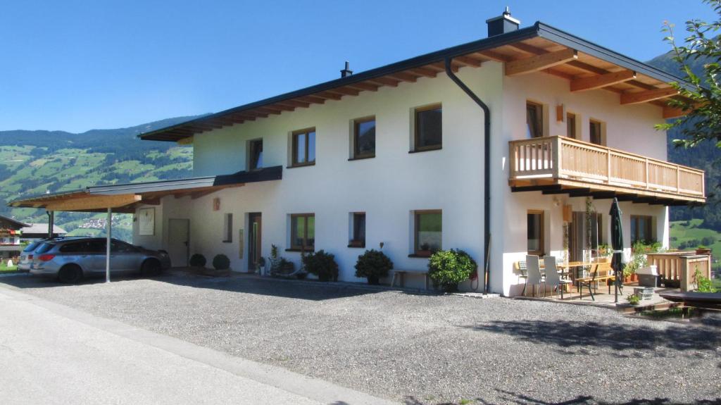Nespecifikovaný výhled na hory nebo výhled na hory při pohledu z apartmánu