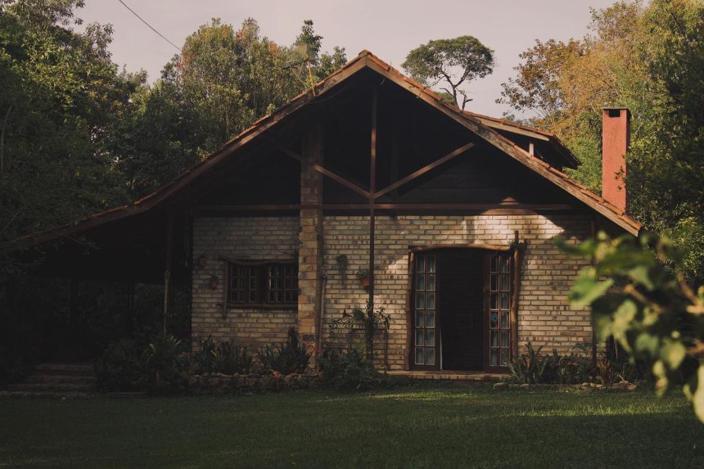 Budova, kde se chata nachází